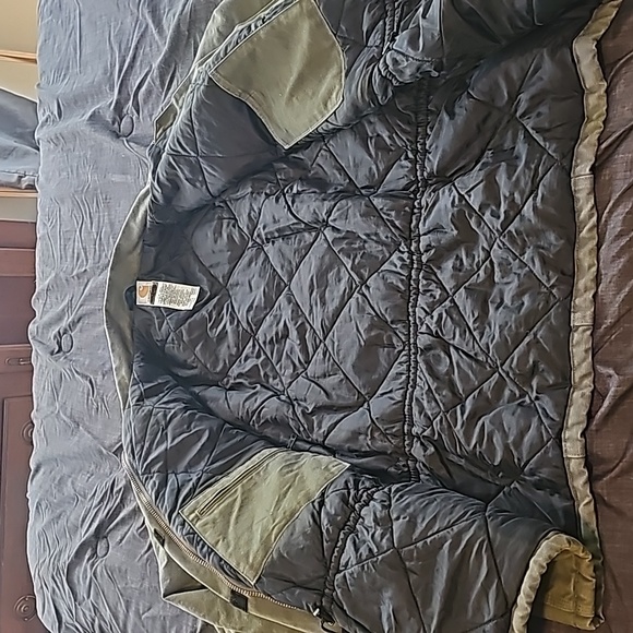 Women's Carhartt Jacket - Picture 9 of 9